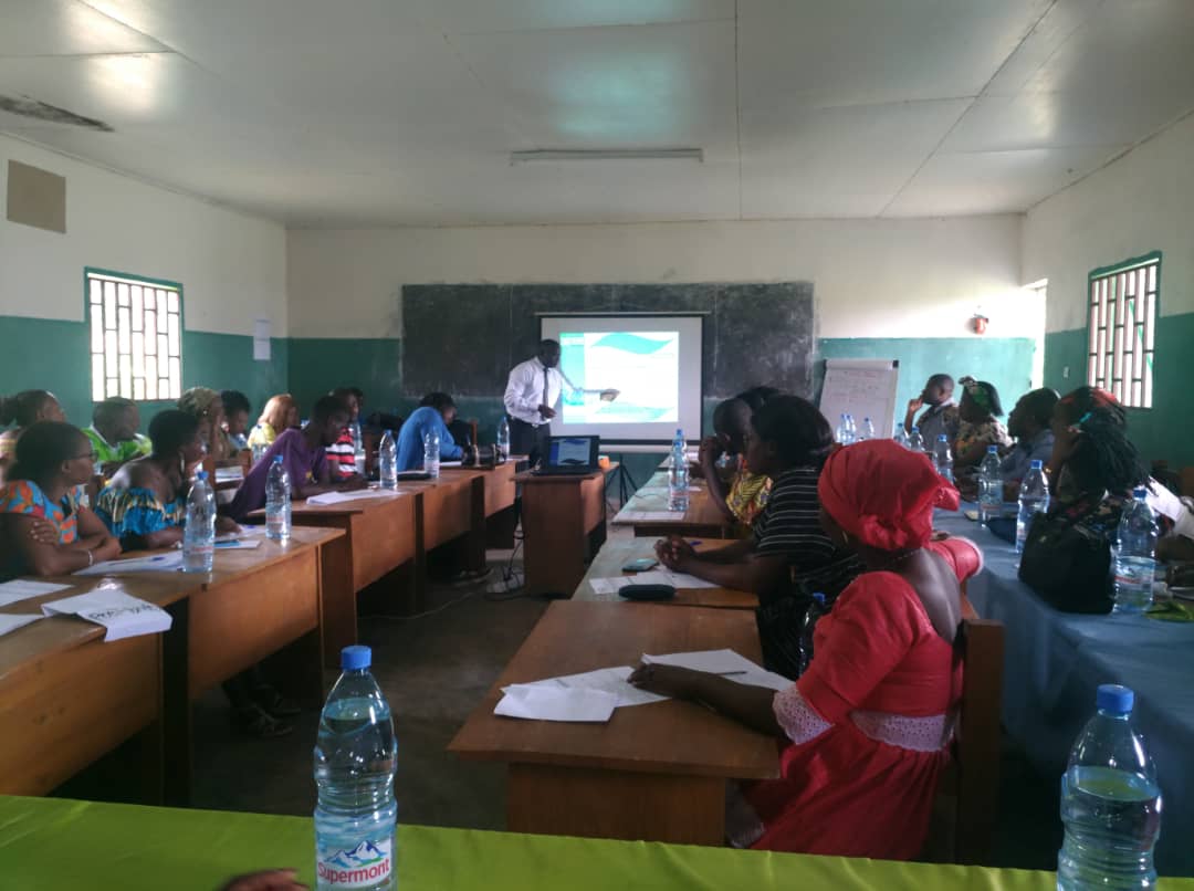 AltdurD's tweet photo. Le séminaire de formation sur l'Entrepreneuriat et la Gestion Financière  est une activité du projet #PEAFEMMES . Projet d’ADD financé par le Fonds #FrancophonieAvecElles  . Aucune femme talentueuse ne doit être laissée de côté ! https://t.co/G80nj3NdiD