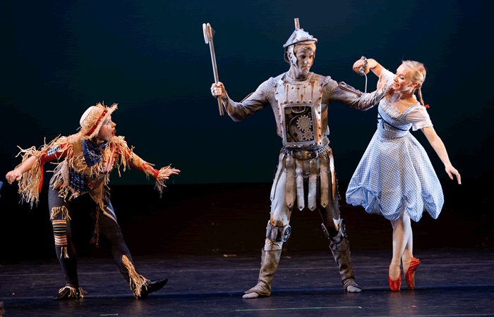 TCBalletMN's tweet photo. Happy birthday, #JudyGarland! TCB is celebrating by releasing our new dance film, The Ruby Slippers, for #ondemand viewing this weekend! Only $15-tickets here: https://t.co/cPxkdMSdS0
#onlyinmn #ballet #noplacelikehome https://t.co/n9Nid9jlE2