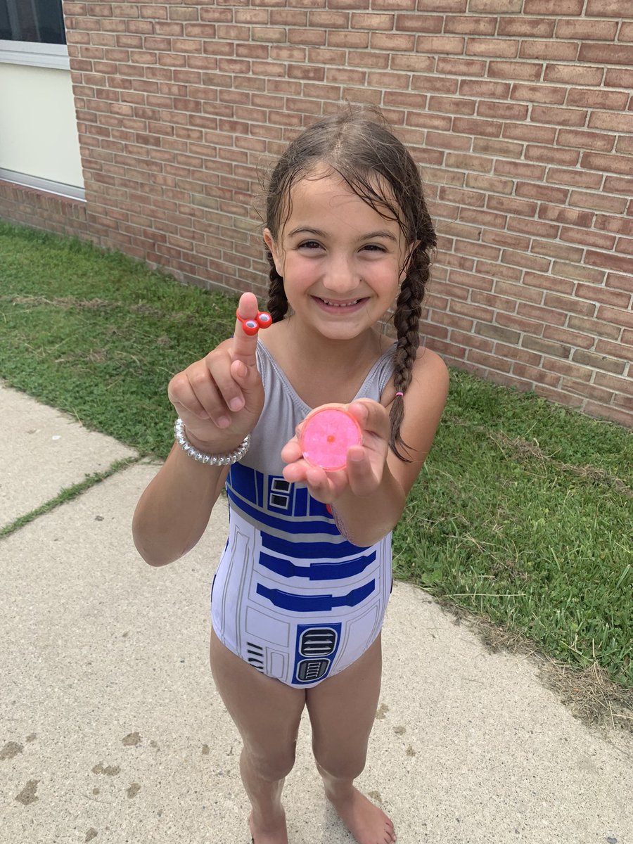 kedwardsedu's tweet photo. So much fun at first grade water day!! 💦💦 https://t.co/DP69bfa168