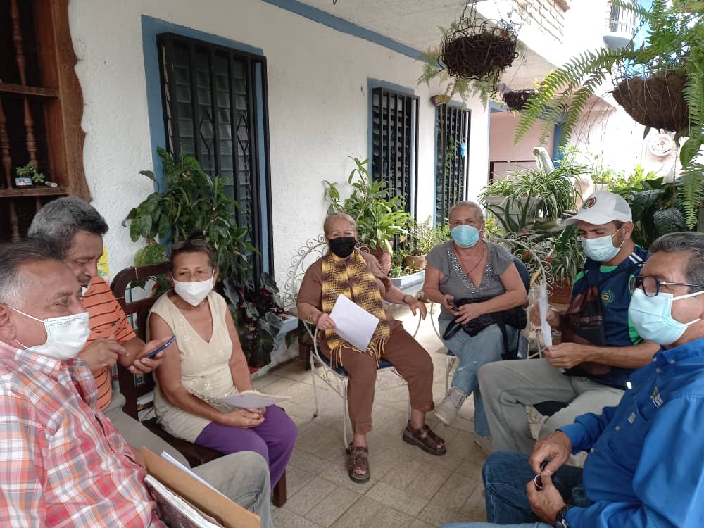 ADTACHIRACES's tweet photo. #10Jun Seguimos en la conformación de comité locales #CapachoNuevo #CampoC
.- Hoy más que nunca nos seguimos organizando, para el rescate de la Democracia de nuestro País
 
@MAELECAD_VE
@laidygomezf
@adbernabe
@ADComunicacion
#VolveremosAVivirMejor 
🏳🇻🇪 https://t.co/FE9iTxSoZv