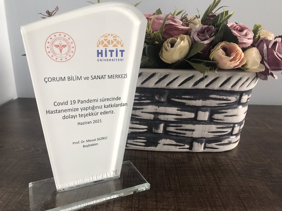 Salgın döneminde Sağlık personellerimize yapip teslim ettigimiz 3500 siperlikli maske ile corbada bizim de tuzumuz olsun istedik. Onlar da bizleri unutmamışlar. Tekrar teşekkür ederiz.....