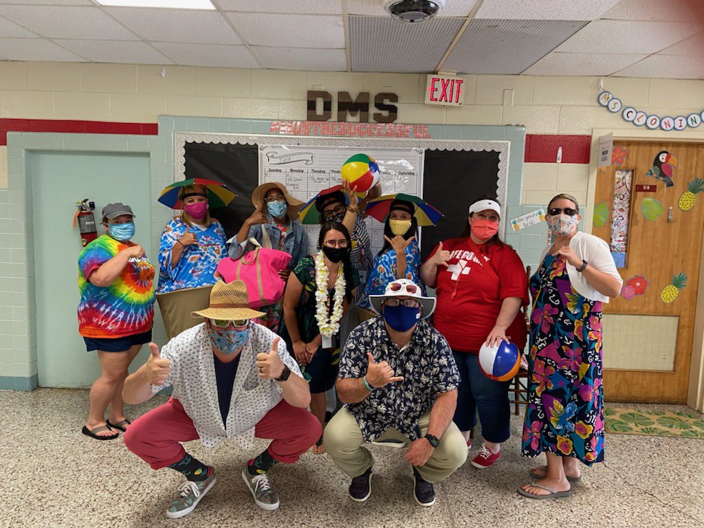 ChuckMossEDU's tweet photo. Another great #DMSGens 6th Grade Spirit Day (Beach Party!) in the books! #MUSTbesuccessful #DontBeAfraidToBeAwesome @Din_CoSchools @theVAESP @EduNeverDies @NAESP https://t.co/3QCiIrlJEc