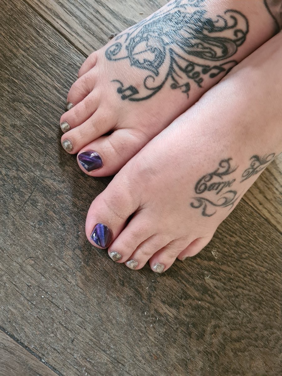 lajpot2's tweet photo. I am worshipping my queen @DarkVixen9 https://t.co/L2Kl8V0jzV