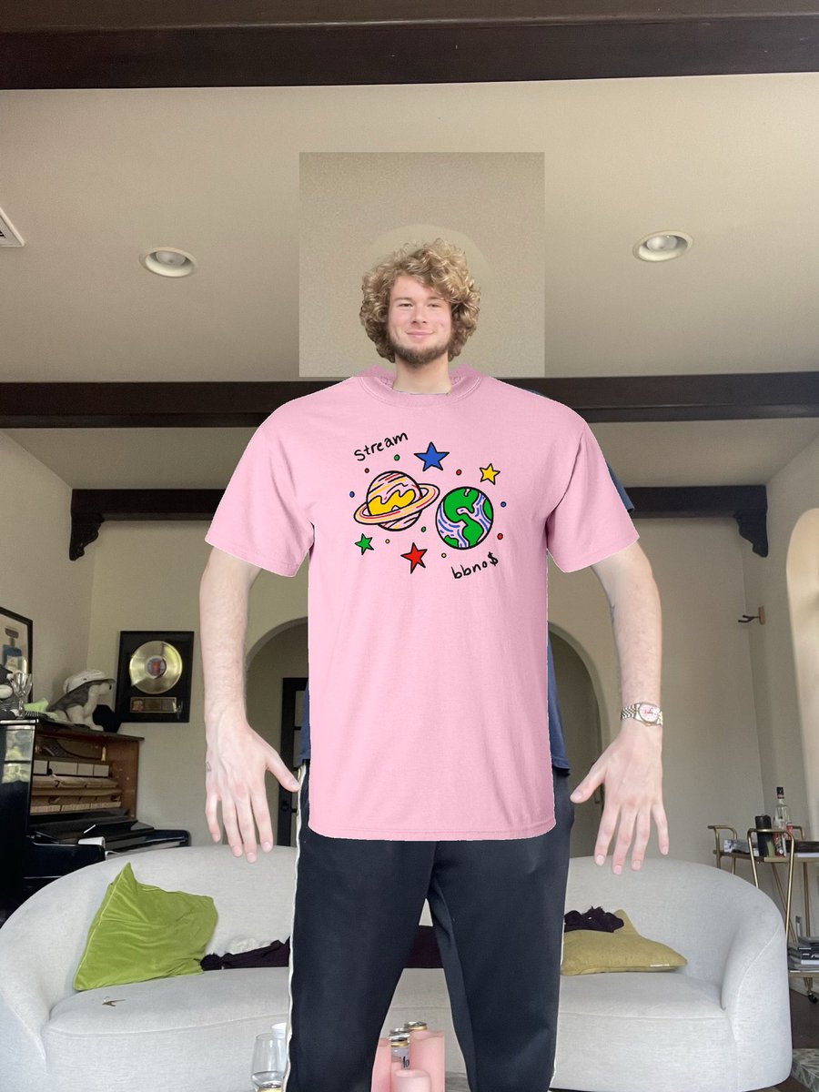 bbnomula's tweet photo. all the homies rep my merch 
https://t.co/YnCUzLeTBx https://t.co/zG2g8xXFMe