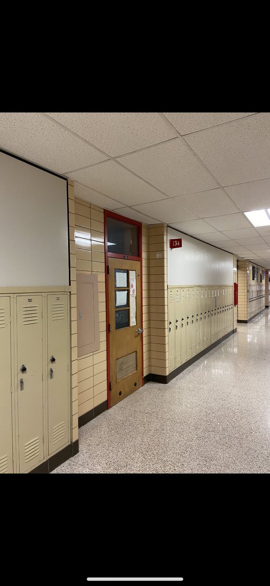 schollmiranda_'s tweet photo. Forever thankful for this room and all the people I shared it with 🤍❤️ I hope the next teacher enjoys it just as much as I did! https://t.co/701riu1PPK