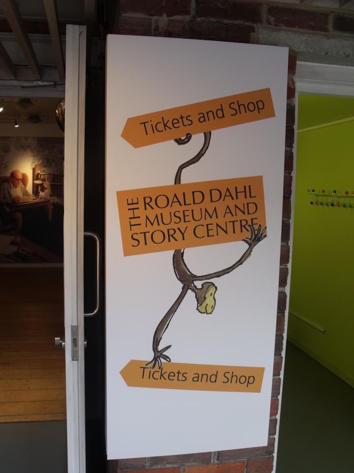 impact1994's tweet photo. Happy 16th birthday to @RoaldDahlMuseum 🥳 We hope you've had a great day!

We’ve been lucky enough to work with the Museum over the years. Here are a few pieces we have created and installed in #GreatMissenden that you may have seen on your visit... 1/2 #impactsigns #aylesbury https://t.co/CaETDqripa