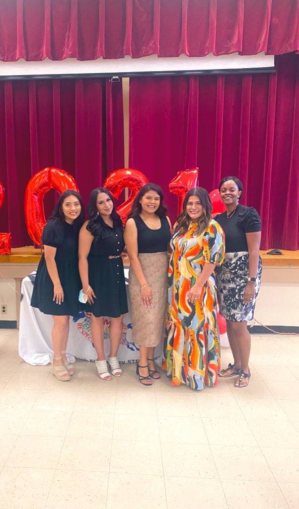 4th grade awards with the best educators around. Super thankful for this amazing group of teachers. <a href="/MsMartinezG/">Claudia Martinez</a> <a href="/MsLopezTeach/">Lisset Lopez</a> and Ms. Monroy. 🎉🎉🎉 <a href="/MrsCMontoya/">Claudia Montoya-Barba</a> <a href="/AliciaLGray/">Alicia Gray</a>