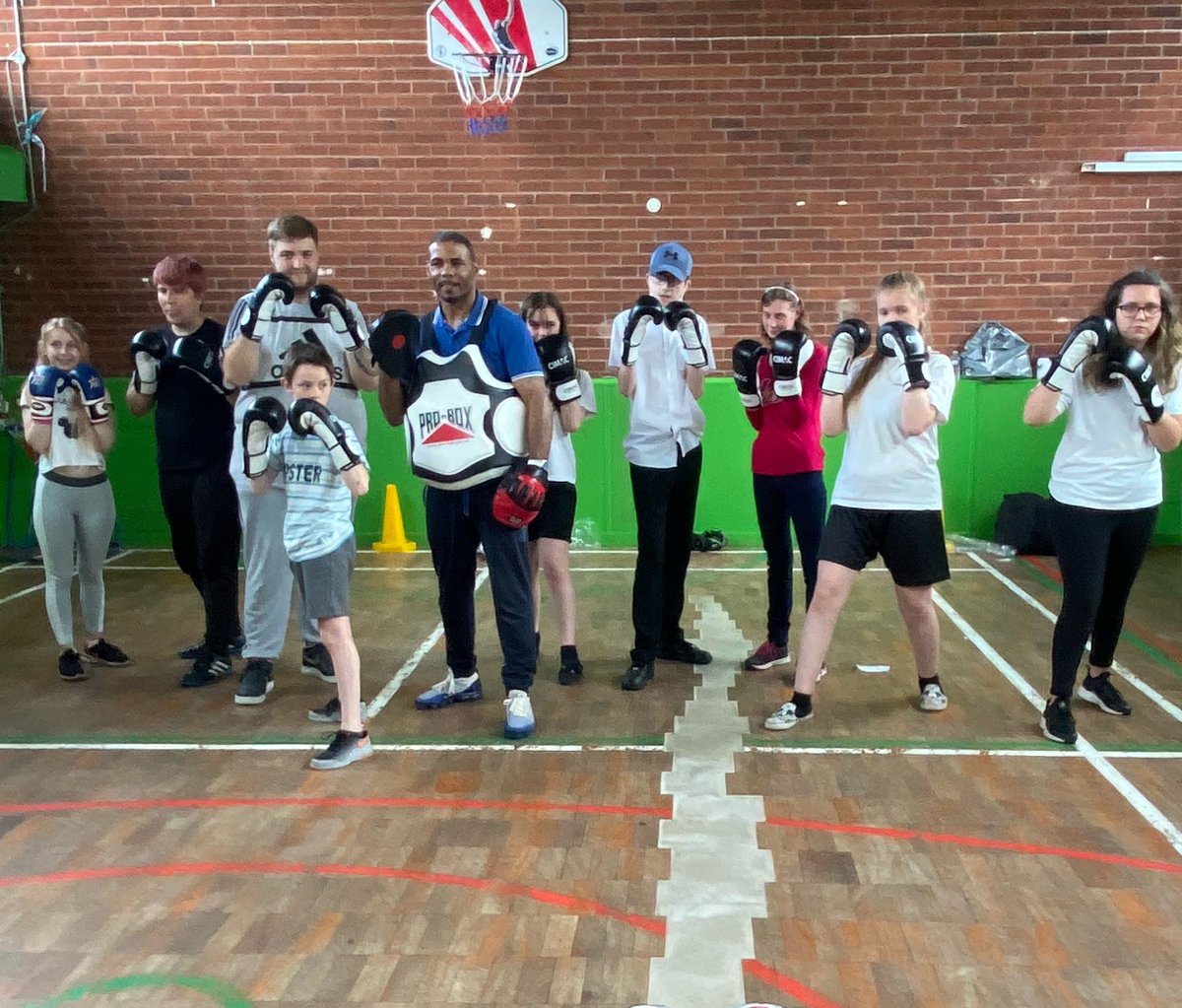 Box Clever on the road 🥊 Outstanding effort and work put in by all children involved today in sessions held in partnership with @LDCsportsdevel Get into It sports program every Thursday across both Burntwood and Lichfield Wayne here with the Liberty Jamboree group 🥊