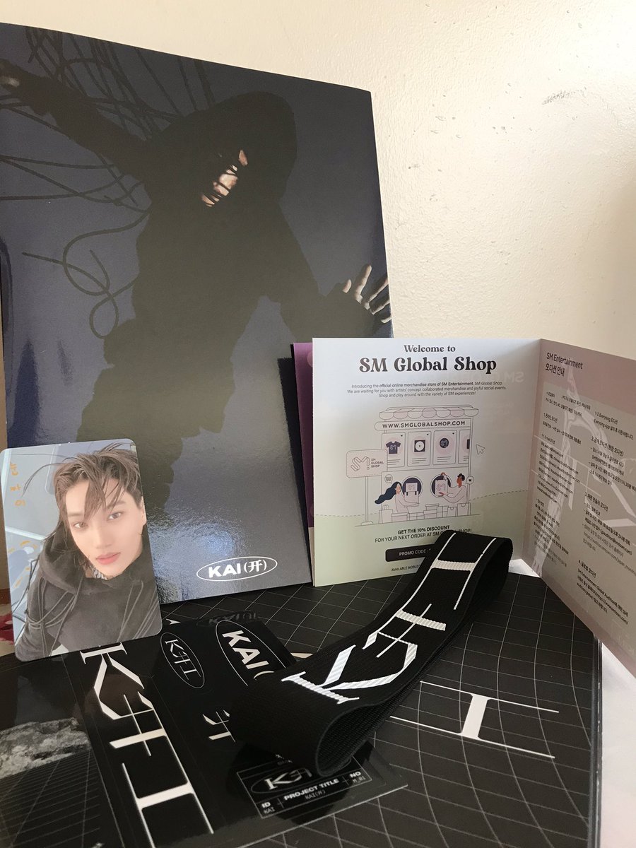 exoandaflower61's tweet photo. Amo este álbum, sobretodo las canciones. No hay skips. @SMGlobalShop #smglobalshop #smbassador https://t.co/deVHRrwFuG