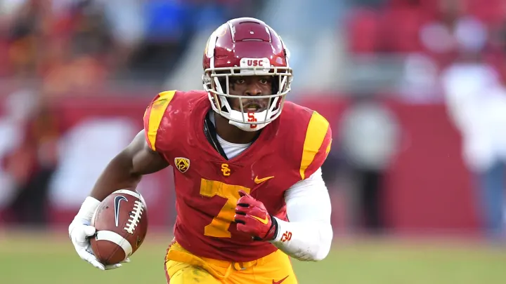 whoopswerebad's tweet photo. USC HB Bobby Griffin has his sights set on the Heisman this season, claiming to be inspired by former Trojan Reggie Bush. https://t.co/I0nj6e6Wfm