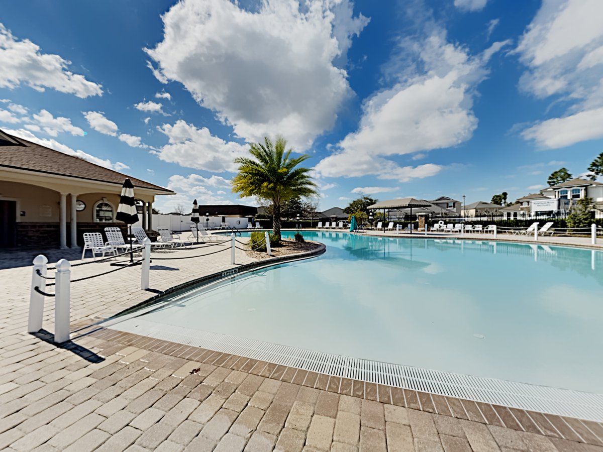 Soak up the sun at one of these stunning Community Pools. For more homes with Community Pools and other amenities, visit our website here bddy.me/3whziXM
