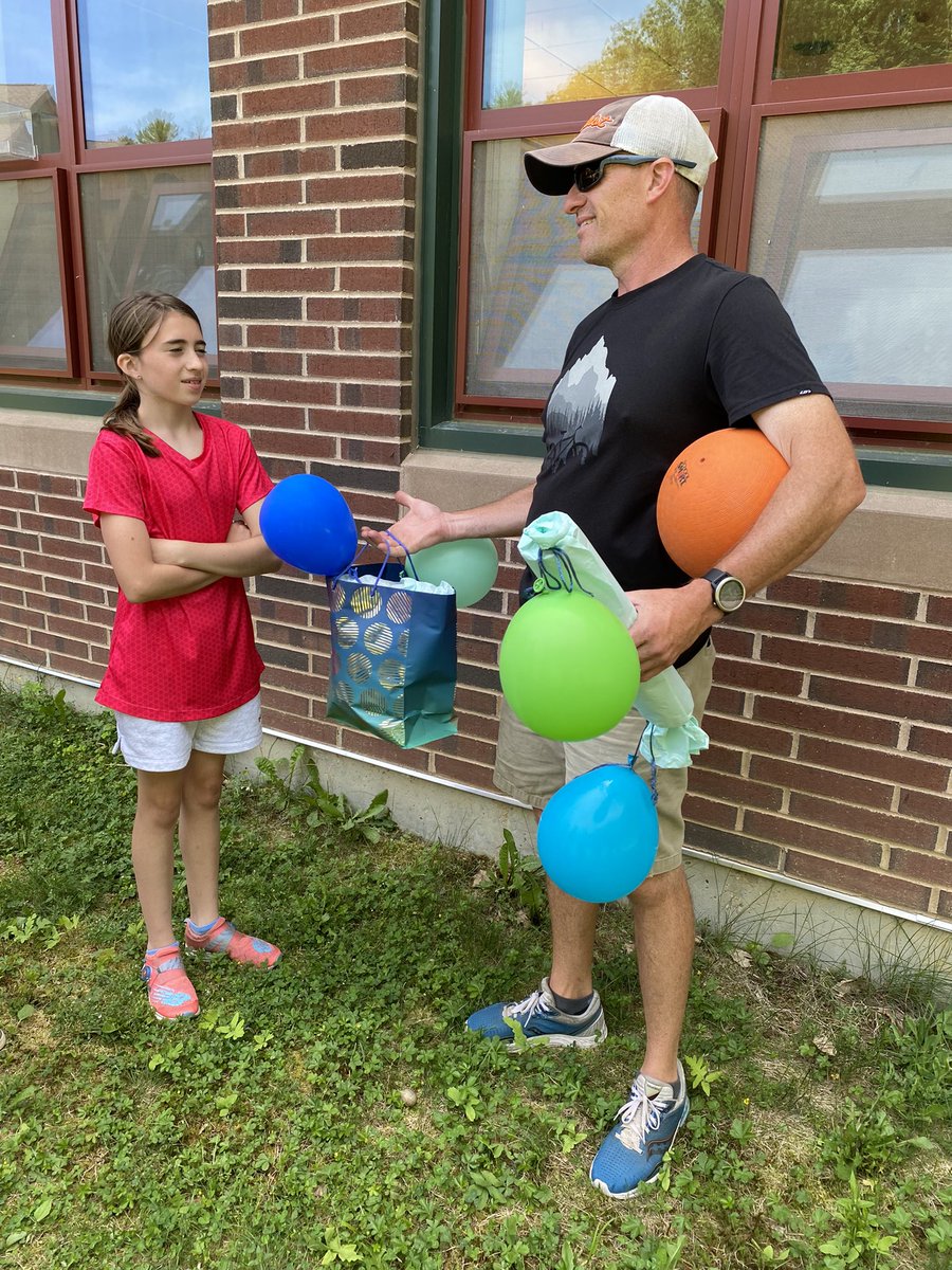 petroyberg's tweet photo. For the past 6 years it has been “Bring Your Kid to Work Day” for me every day I headed into work. Today was the last time I was my eldest daughter’s PE teacher, and to be honest I teared up a bit. I’m so proud of this young lady and I know she will crush it in middle school. https://t.co/NyniwYgoTk