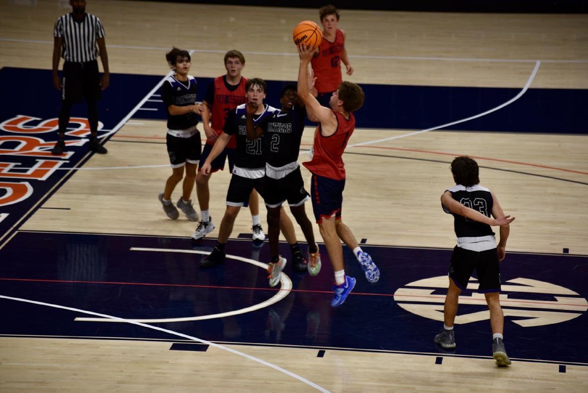 LeeScottAcademy's tweet photo. Summer basketball play dates! So thankful for this opportunity for our student-athletes to work out and compete during the summer months. #leescottacademy #basketball #summerplaydates https://t.co/RwaJlSbQCU