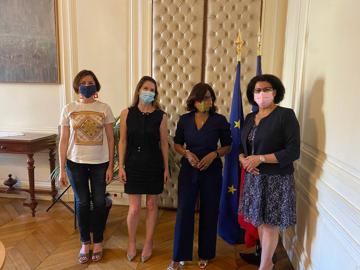 Bravo <a href="/Nathalie2Courcy/">Nathalie de Courcy</a> membre du CA d’<a href="/EgaliteEnsemble/">Egalité Ensemble !</a> et porteuse de la cause #PourQueLesFemmesOsentLesSciences qui a été reçue par <a href="/1ElisaMoreno/">Élisabeth Moreno</a> afin d’échanger autour de sa cause. 
Avec <a href="/emmalarroque/">Emmanuelle Larroque Social Builder</a> et <a href="/Fatima__Bakhti/">Fatima Bakhti</a>. 
#PourUneCause  
Cc. <a href="/MarleneSchiappa/">🇫🇷 MarleneSchiappa</a> <a href="/ONUFemmesFR/">ONU Femmes France</a> 🦾🦾🦾