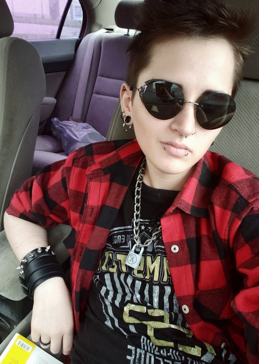 AnarcrowPunk's tweet photo. Sorry for inactivity, I'm on vacation in North Carolina this week 🤙🏻
Happy Pride Month!! 🏳️🌈
#Punk #punkkid #queerpunk #queer #nonbinary #ftx #ftm #transmasc #transmasculine #selfie #piercings #edgy #rebel #gothpunk #weird #weirdkid #nonbinarytransguy #transguy #anarchopunk https://t.co/TZq0G1o3jT