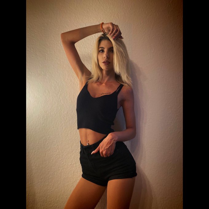 ⚫️ https://t.co/dB4PHEKeHy<a href="/tag/hungariangirl"class="tags"><span>#hungariangirl</span></a>