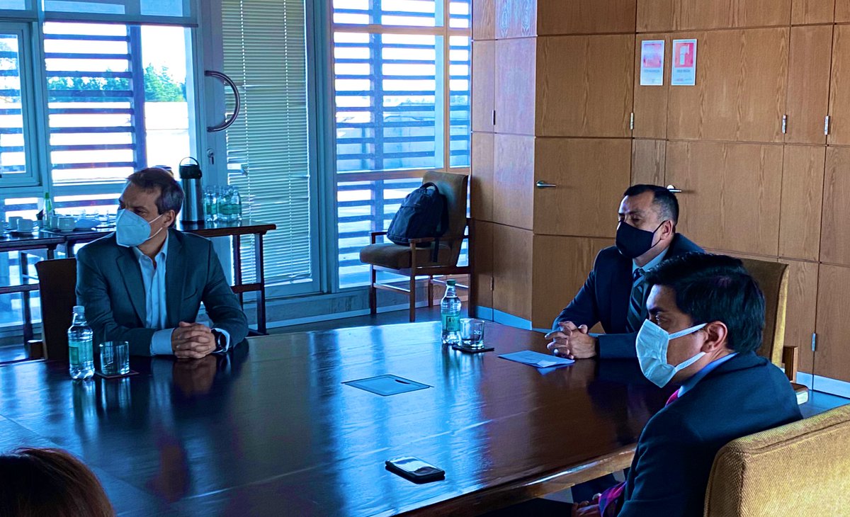 ucscconcepcion's tweet photo. @ucscconcepcion presentó proyecto #HidrógenoVerde e instalaciones de #MicroRed a presidente de @cidereb, Camilo Carrasco; seremi de @EnergiaBiobio Mauricio Henríquez; y presidente de Enap Biobío, Álvaro Hillern, quienes destacaron posibilidad de fortalecer desarrollo energético. https://t.co/H2BTsMGZVW