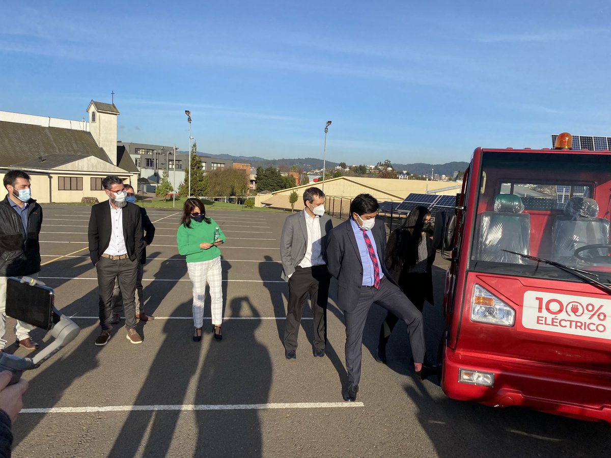 ucscconcepcion's tweet photo. @ucscconcepcion presentó proyecto #HidrógenoVerde e instalaciones de #MicroRed a presidente de @cidereb, Camilo Carrasco; seremi de @EnergiaBiobio Mauricio Henríquez; y presidente de Enap Biobío, Álvaro Hillern, quienes destacaron posibilidad de fortalecer desarrollo energético. https://t.co/H2BTsMGZVW