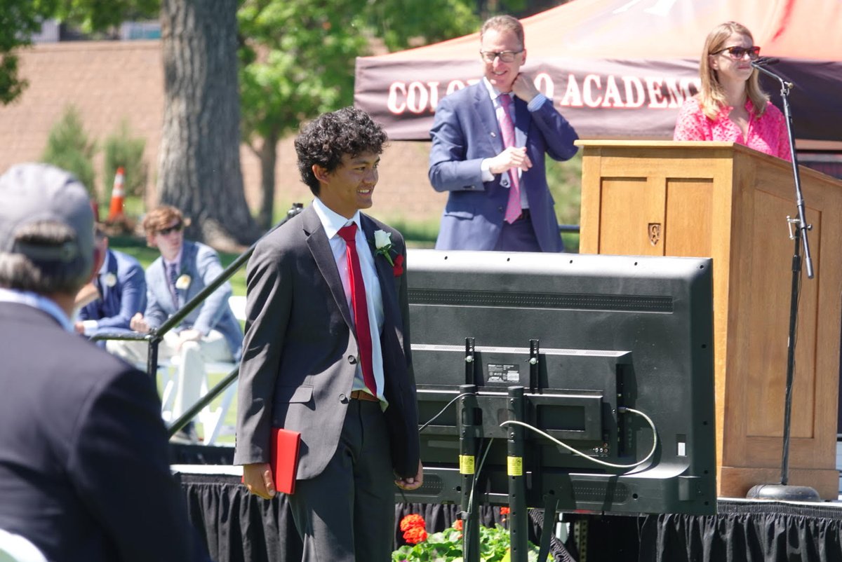 ErikWeihenmayer's tweet photo. My boy done did it! Arjun graduated and I am so proud of him. So proud in fact, I wore him on my face. And now heโs off to the University of Vermont this Fall. Congrats buddy!
Photo descriptions in the alt text. #Blind #BlindParent #Proud #Grad #ClassOf2021 #NoBarriers https://t.co/rOwIvHXLcU