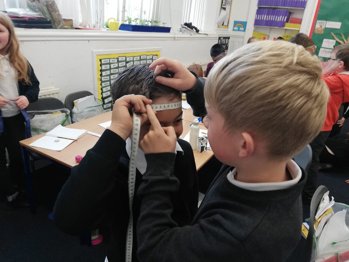 keltyps's tweet image. Developing measurement skills in P4a using rulers and tape measures 
#classdetectives
#unitsofmeasurement
#cooperation