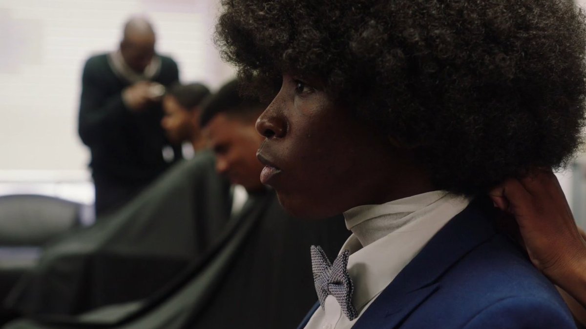 And just like that I already have my favorite #Tribeca2021 short.  "Waves" Directed by Agazi Desta - A Black, deaf teen wants “Waves” for prom night, but his haircut falls into the hands of an inattentive, rookie barber.