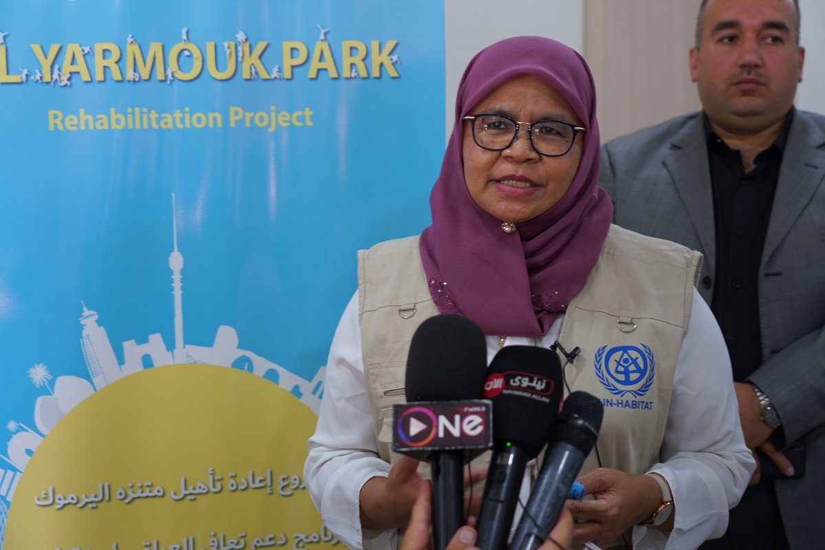 UNHabitatIRAQ's tweet photo. @UNHABITAT  's #ED, @MaimunahSharif , thanked #Mosul Municipality for promoting #green designs and materials in its #rehabilitation projects in #Iraq. #EDinIraq #BuildingBackBetter

Read more:  https://t.co/V79OKwDMBZ
@UNHabitat_Ar 
 @UNIraq 
 @Erfan_A_Ali https://t.co/DBUhsCMrgS