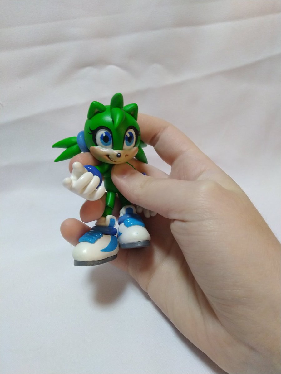 SchavelStupid's tweet photo. Continue training to make figurines, this time for @IrmaTheHedgehog
It turned out much better than the last attempt!
😳 How much do you think such a custom-made figure can cost? I'm still too low-level for orders, but one day I'll upgrade my skills!!! https://t.co/OheN3SI8Nr