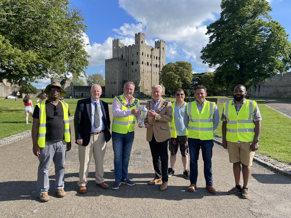 “It is well finished” - the West Kent team arrives safely in Rochester to hand over the David Williamson Cup - a superb job by Adrian Grant, the walkers and support team who assisted  #westkentmasons #freemasons #2021UGLEChallenge #dkwcup #UniScheme #herveylodge @UGLE_Unischeme