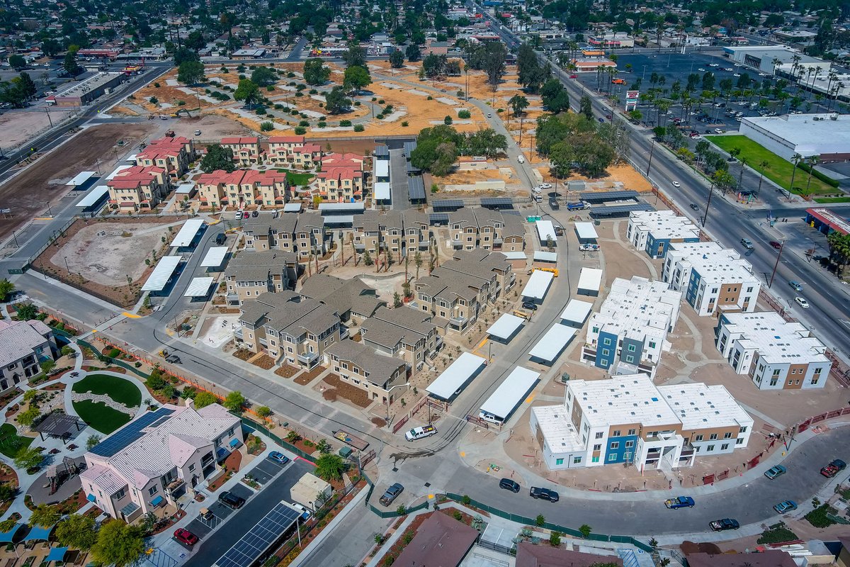 National_CORE's tweet photo. Check out this bird's-eye view of our new Crestview Terrace community in San Bernardino! The community is a part of the larger Arrowhead Grove neighborhood, which includes our Olive Meadow community right next door. #BuildingTheFutureOfCommunity https://t.co/QAlriAVbjh