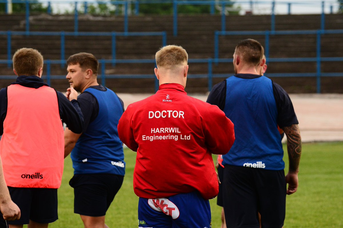 WorkingtonTown's tweet image. .@HanleyDawson4 has pinched your coat Doctor Dox. @FuifuiM