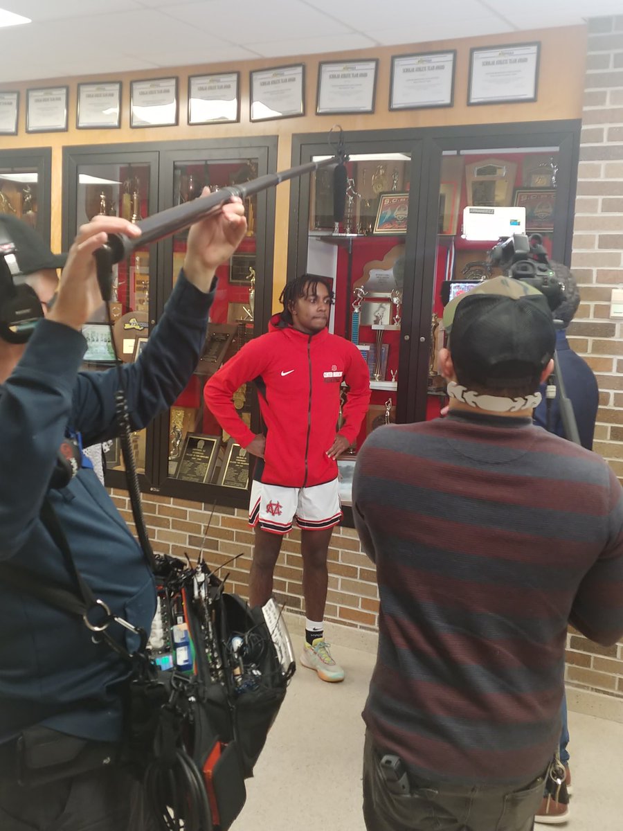 CMReddevilsBB's tweet photo. Congrats to senior Dayrien Franklin committing to Nicholls College. Fine young man who's a dawg, a winner, a competitor willing to work &amp; trust the process! We are so proud of you!! #RD4L #CMBB #GreatDayToBeARedDevil 💫 @day_bucketz https://t.co/HgWpajzDK2