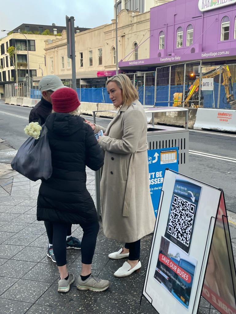A cold morning this morning🥶but the local anger about the NSW Government’s Eastern Suburbs bus cuts is red hot🔥#saveourbuses