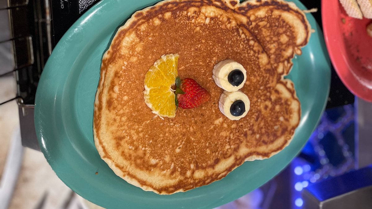 Bring in your lil one and come try this cute Teddy Cake! #cutelife #squeezein #amazingpancakes
