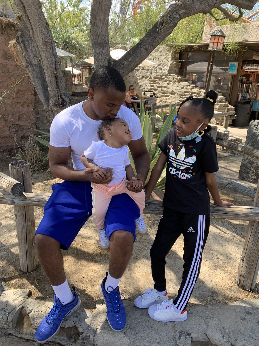 BabyPL1100's tweet photo. Y’all know imma kill behind these to so don’t even try me! My heart in human form!!!! 😘😍🥰💙🤞🏾! #Daddybabies #ThancYouBabyMamaForNotGettingAAbortion! 😭🙏🏾🤞🏾 https://t.co/Q9swKSHgC2