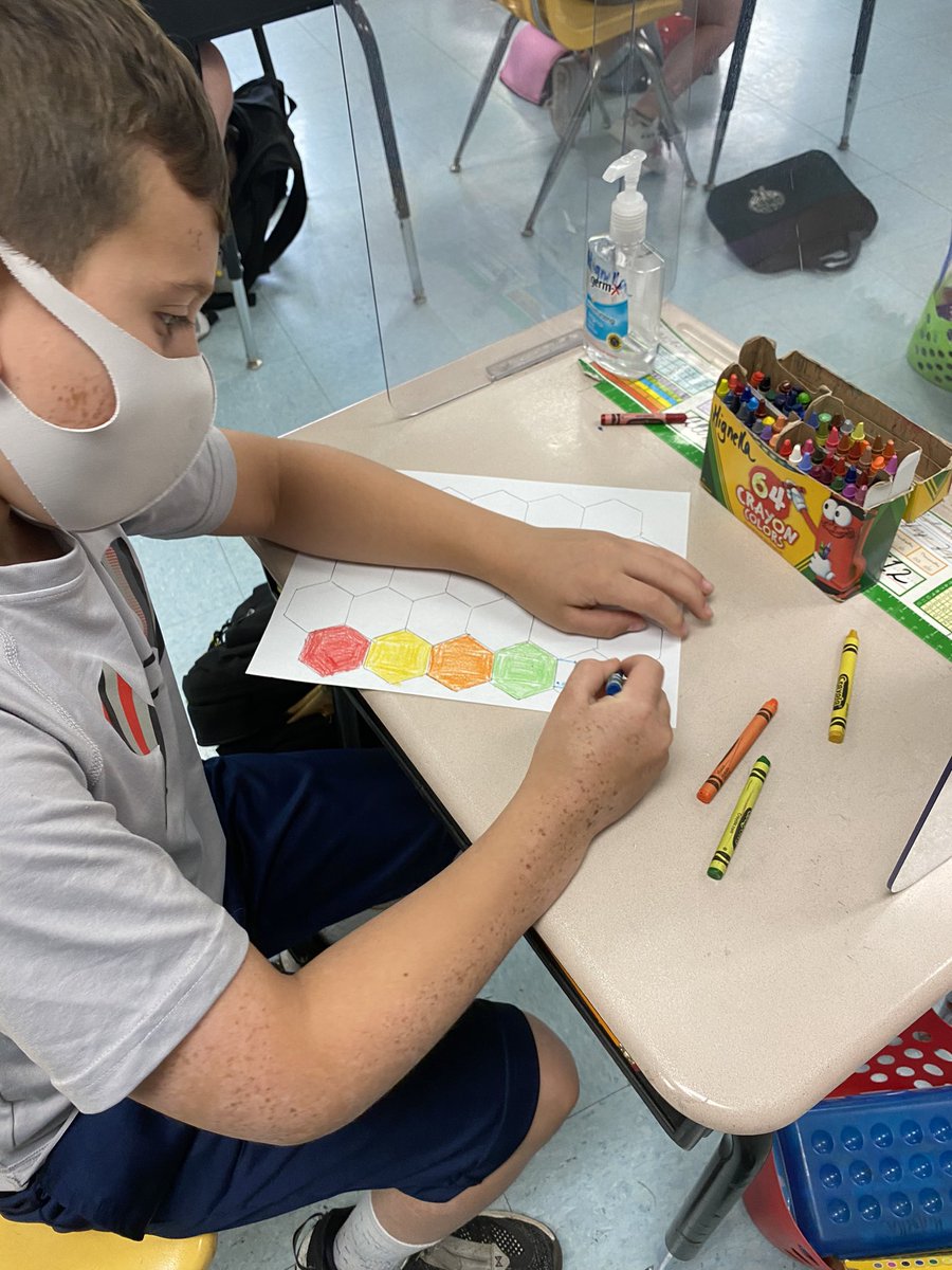 JMiller9958's tweet image. More tessellating!   @WaverlyParkElem  @AllisonCurranEC #module7