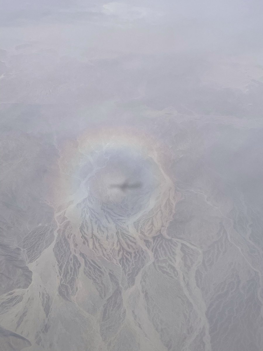 LynzPiperLoomis's tweet photo. The 🌈 is round and represents the infinite covenant with God. The intent was never a banner for gay pride. 

"I set My rainbow in the cloud, and it shall be for the sign of the covenant between Me and the earth.”
Genesis 9:13 NKJV

#OriginalTruth #ReclaimtheRainbow #AscensionDay https://t.co/1KRHN8lWZW