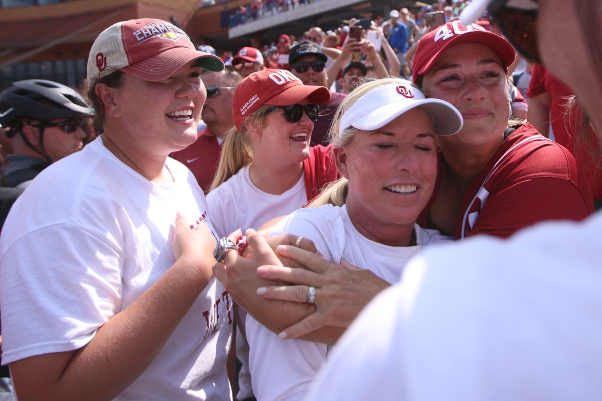 EdwardReali's tweet image. The #Sooners have claimed their fifth national championship. Check out these shots!!