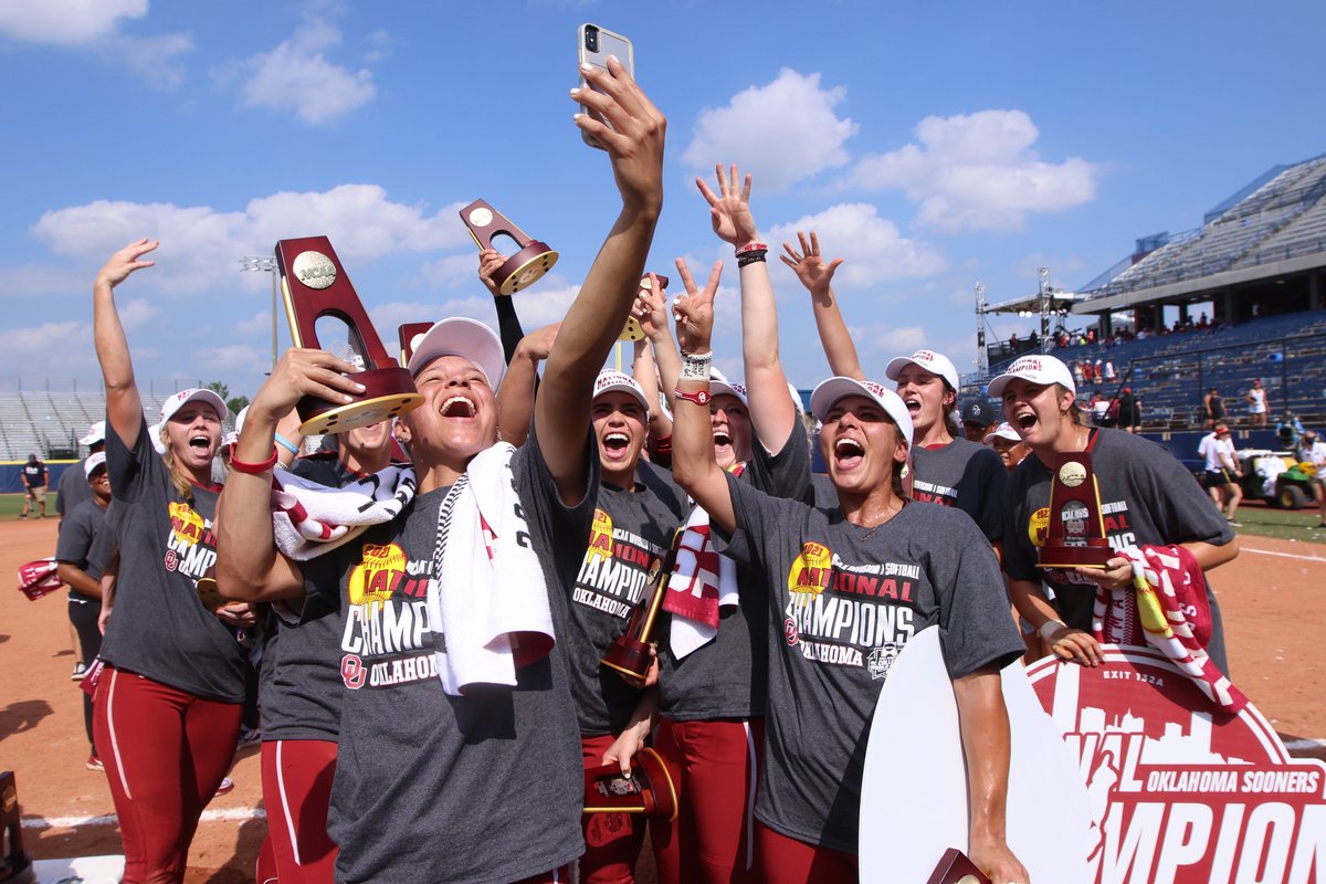 EdwardReali's tweet image. The #Sooners have claimed their fifth national championship. Check out these shots!!