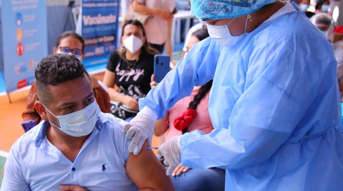 PerlaCaribe's tweet photo. #ATENCIÓN Llegaron 538.200 nuevas vacunas. Ayer, Colombia recibió un nuevo lote con 538.200 dosis de vacunas de Pfizer contra el covid-19, recibidas gracias al acuerdo bilateral con dicha farmacéutica.  Según Germán Escobar, jefe de Gabinete del Ministerio de Salud. https://t.co/2f0UBwfs5E