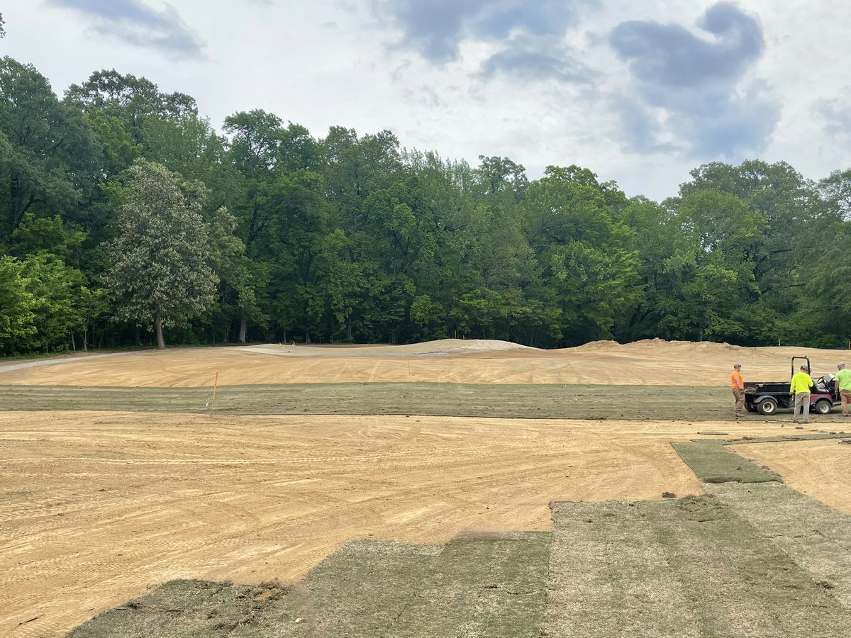 KingCollinsGolf's tweet photo. Here’s a few grow-in &amp; construction photos. The course winds through an old growth forest in a beautiful part of Memphis. This superintendent job is a great opportunity for someone who wants to prove themselves &amp; advance their career. @overtonpark https://t.co/oXzhe5NW1J