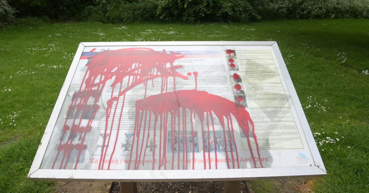 Polish war memorial desecrated in senseless spray paint attack grimsbytelegraph.co.uk/news/grimsby-n…