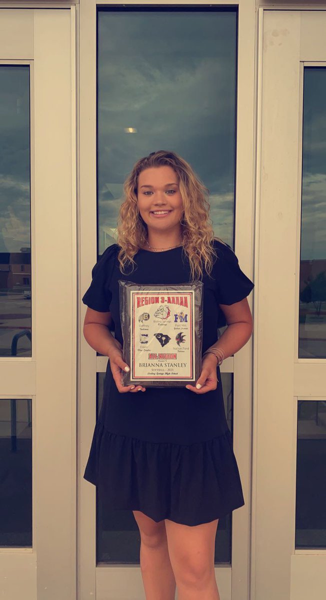 We had our sports banquet tonight!! I earned the All-Region award for the 2nd year in a row, for my batting average. My average was .490 on the season!! Love my Bulldogs❤️🖤 <a href="/CarElite16uP_G/">Carolina Elite SC 16U National Press/Genovese</a>  <a href="/Softball_BS/">BSHS Lady Bulldogs Softball</a>