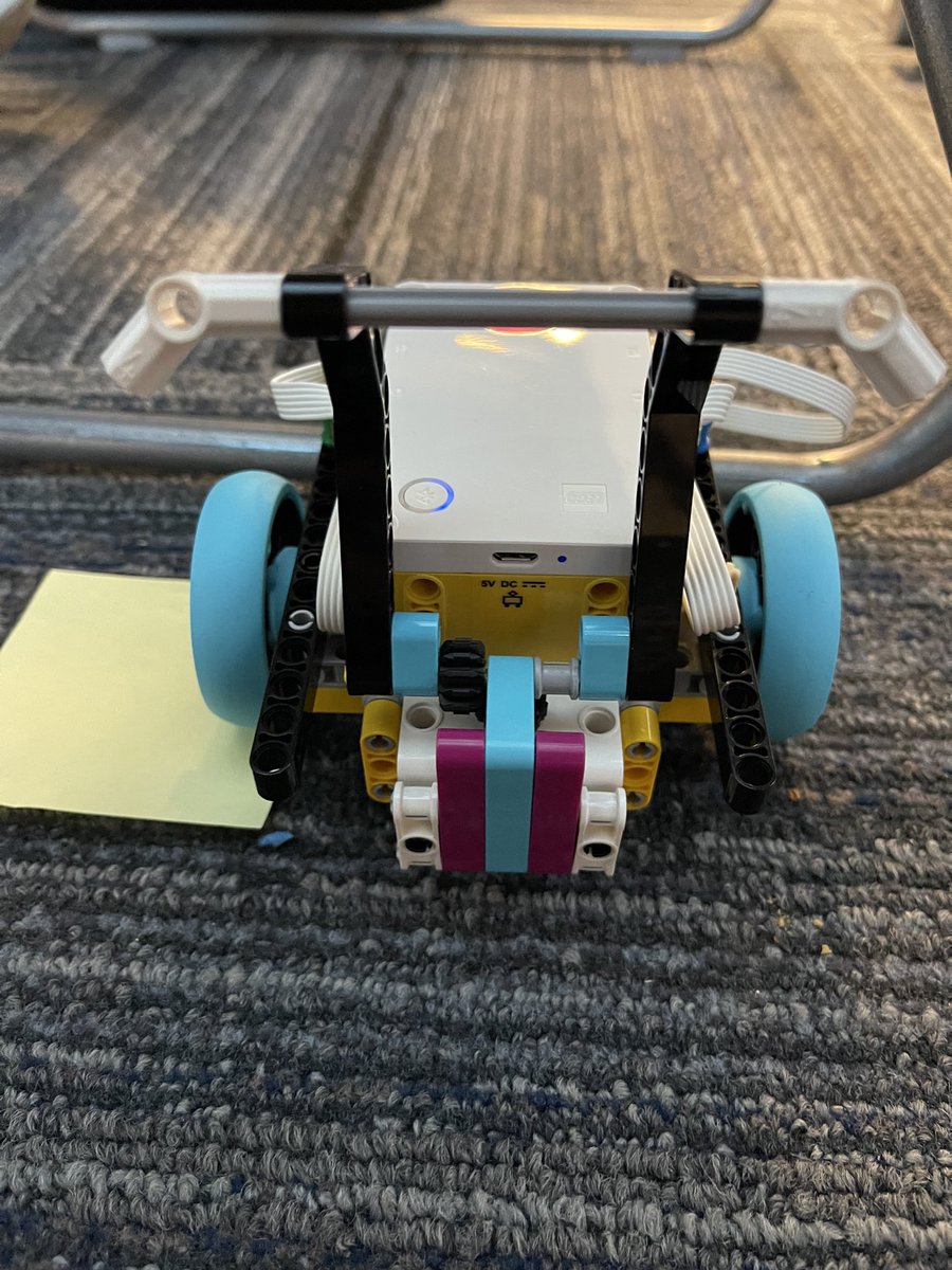 Lloyd_Julie2's tweet photo. @tgbeach and I had a great time building robots today! Can't wait to get back into it tomorrow! #VolusiaSTEM #LEGOchallenge @JennHolmgreen https://t.co/vXpRmyyNG4