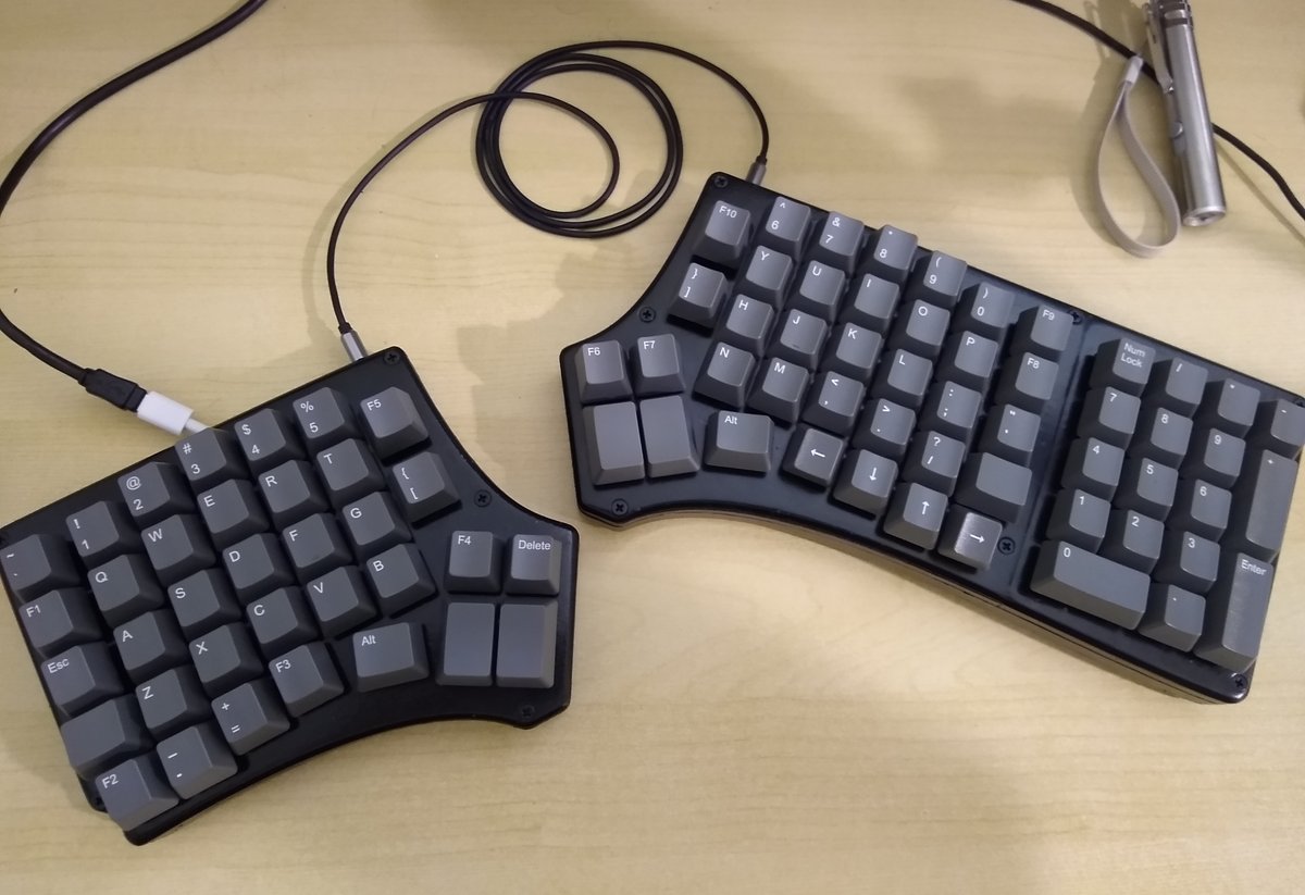 gzunigah's tweet image. Redox Redux: Split Keeb Gets a Num Pad bit.ly/3vcP7gQ #ArduinoHacks #arduino #arduinopromicro