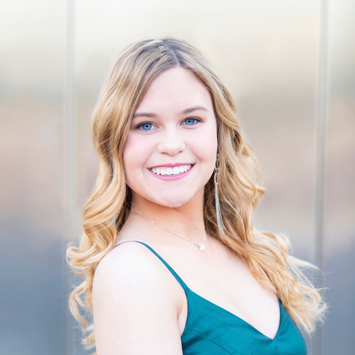 MissPinalOT's tweet photo. You can help get me a guaranteed spot in the top eleven at #missarizona by voting me for people’s choice! Link in bio! https://t.co/hLWFKDCPK5