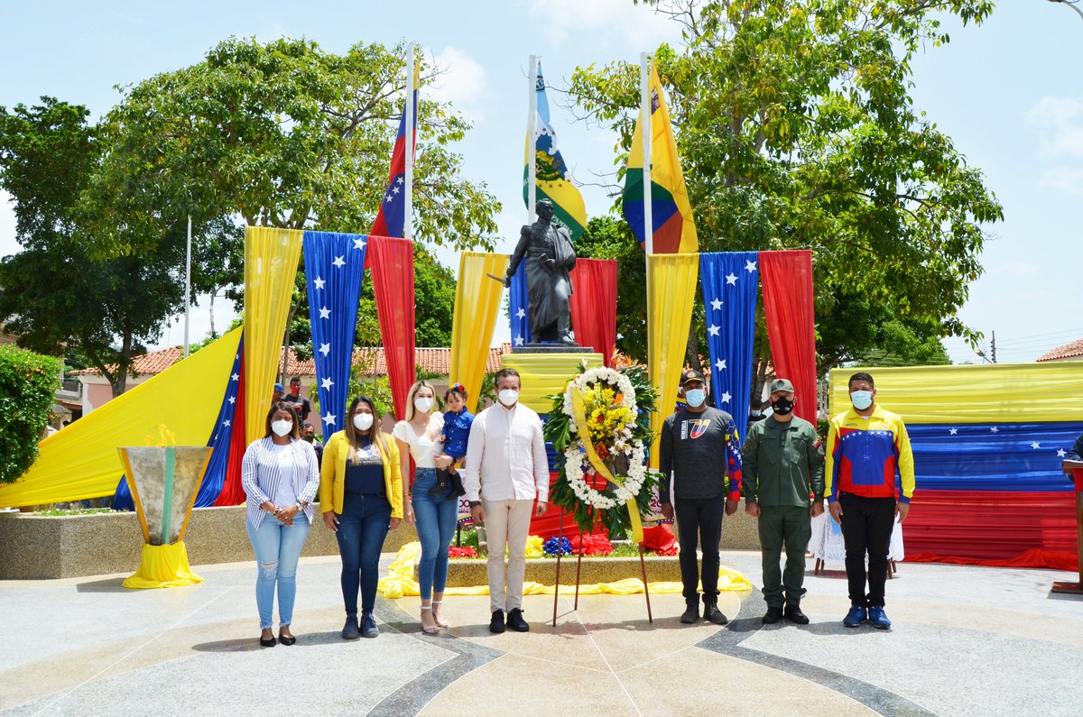 josemvasquez's tweet photo. ¡De Guárico a Carabobo!

Recibimos de nuestros hermanos del estado Anzoátegui la Antorcha Bicentenaria del fuego Patrio que ya ha recorrido 18 estados y que ahora llega a Guárico para seguir enalteciendo la memoria histórica de nuestros libertadores

#EnCuerpoYAlmaPorGuárico https://t.co/A8lcYWzy4D