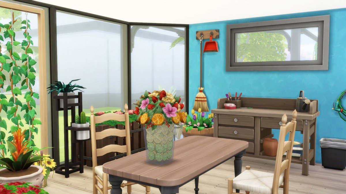 sunshineflying1's tweet photo. What do a chicken and a vacation home have in common? I don't know, you tell me! @nicole_espo88 had an awesome shell challenge to do and here's a sneaky peek of what I did! Video coming tomorrow! #shellchallenge #chickenshell https://t.co/It1f4PuAzg