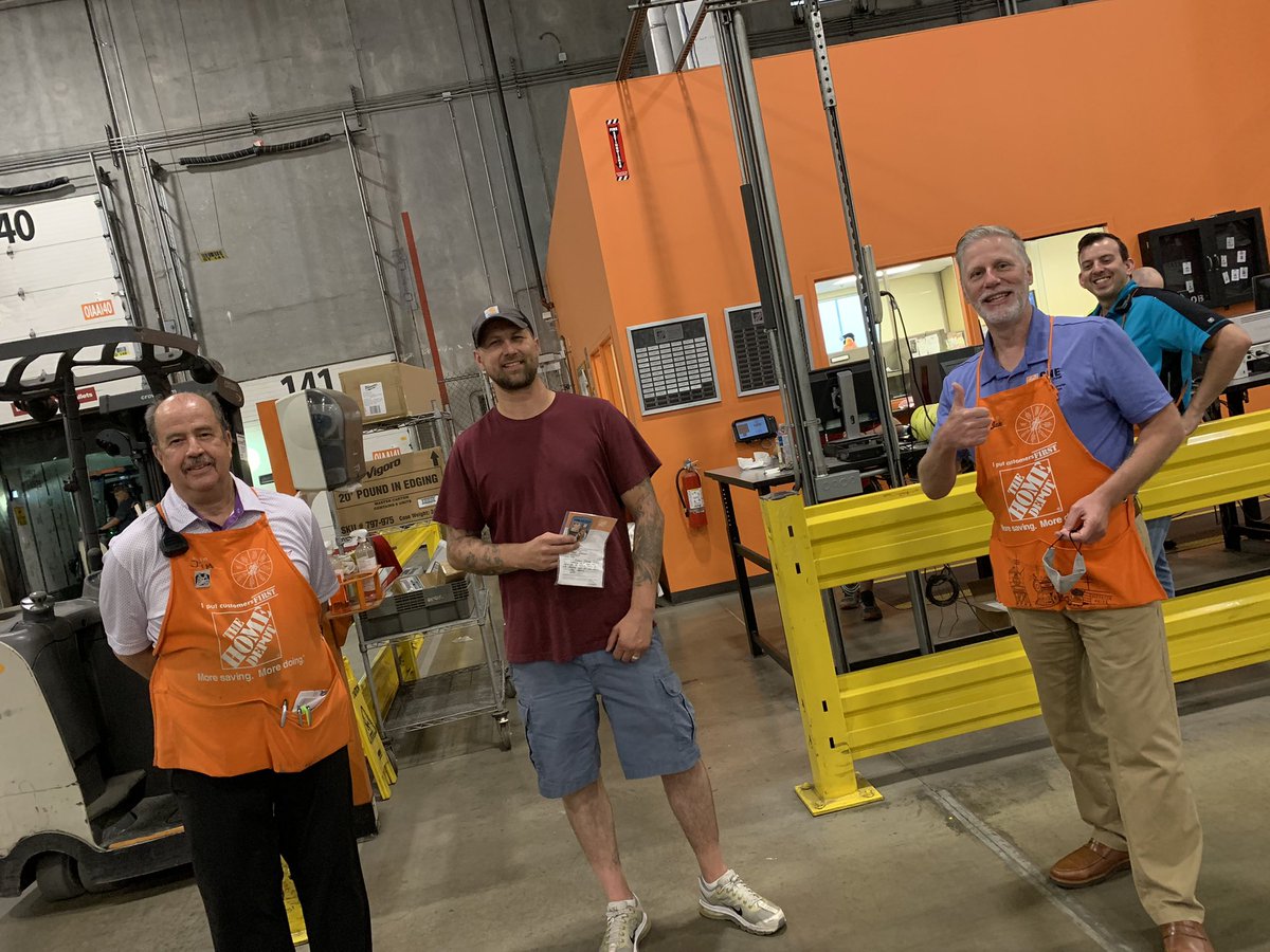 K1 OB associates Shane being recognized for living our values and peer to peer leadership by Jim Rollo and <a href="/john_abrantes/">John Abrantes</a> Thank you!!!