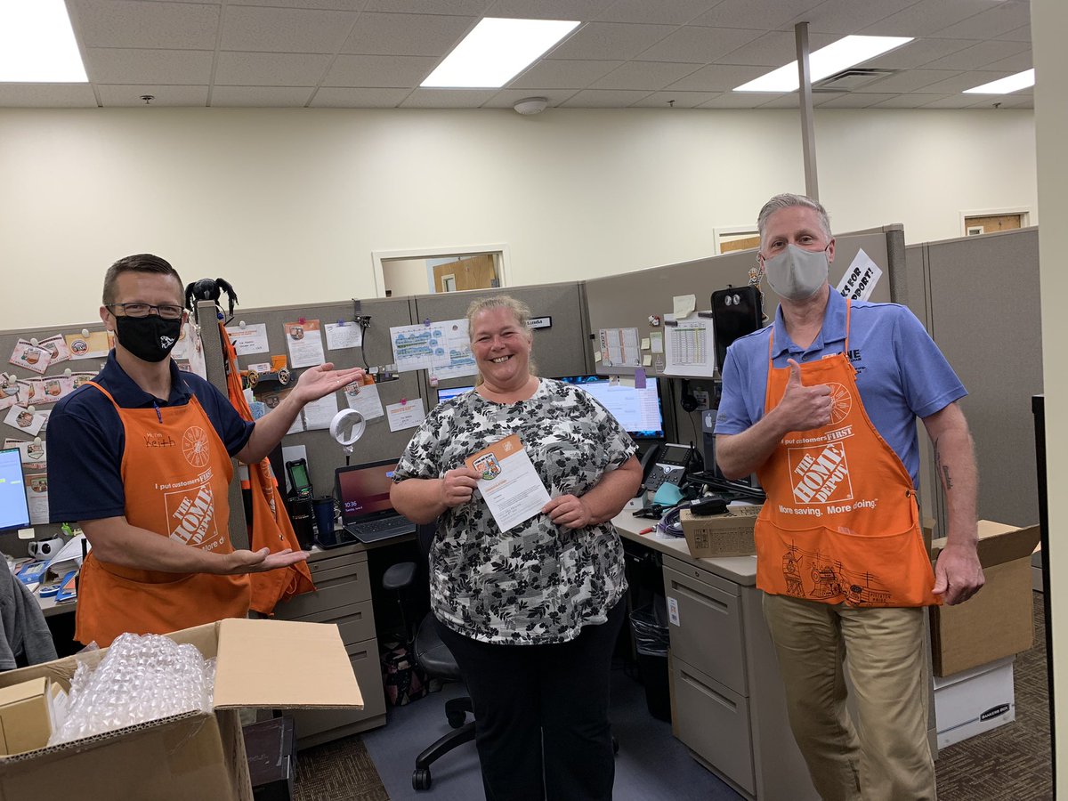 Maintenance MGR Keith Jones recognized System coordinator K1 Kim for a seamless RF gun transition. She is the glue to that process. Thank you Kim!! 🤗🔥🔥<a href="/john_abrantes/">John Abrantes</a>