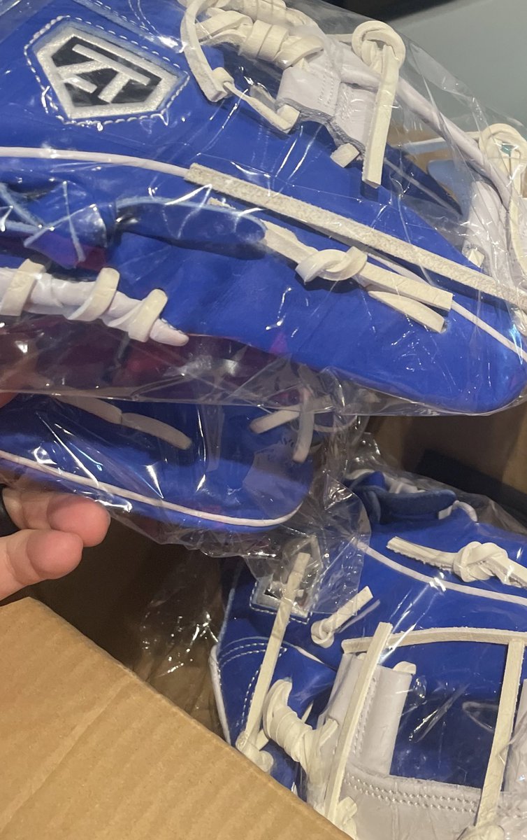Zone_Traxx's tweet photo. Interested in a new glove? Check out our new KIP leather fielding gloves. 

Contact me for more information. https://t.co/Lygq5AopqP